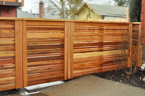 Another modern horizontal fence with a cap. Likely helpful for weathering as well, though I'm not sold on the framing at the ends. Sometimes it's just as good to see your options so you can see what you don't like. #backyard #fence inspiration via www.L-2-Design.com